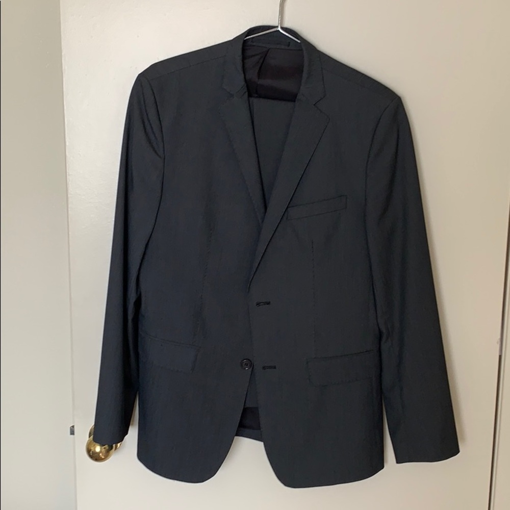 Men’s Charcoal Zara Suit 40R